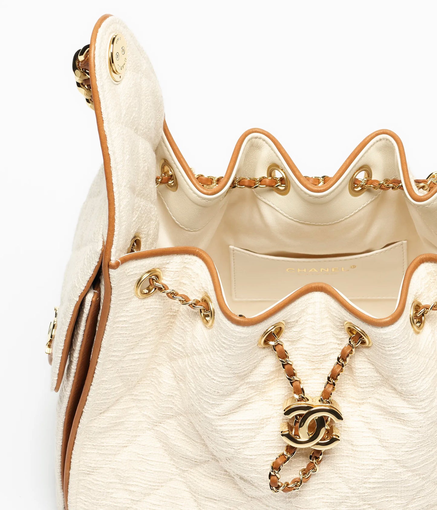 CHANEL 25 SMALL HANDBAG   Canvas, Calfskin & Gold-Tone Metal  Ecru & Camel